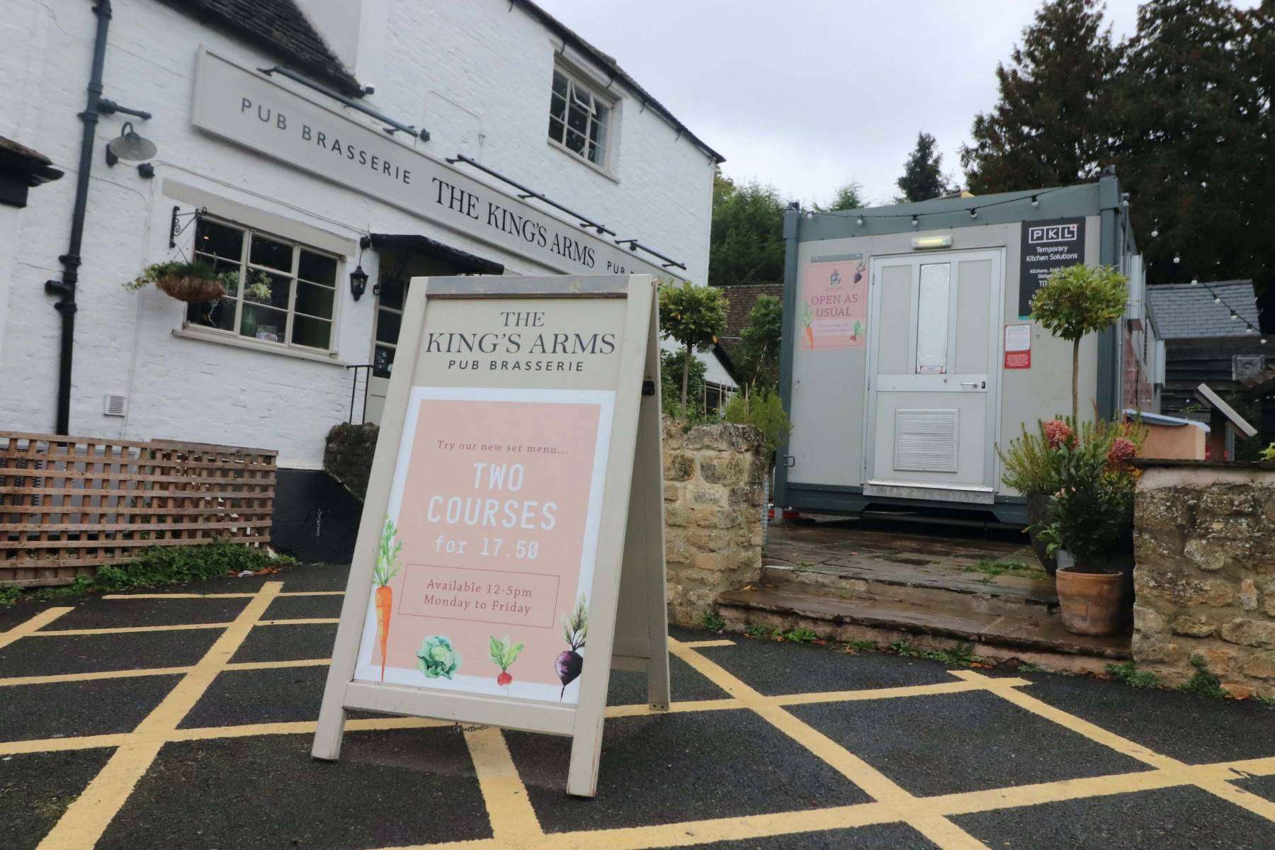 Temporary-Kitchen-at-The-Kings-Arms-0-scaled