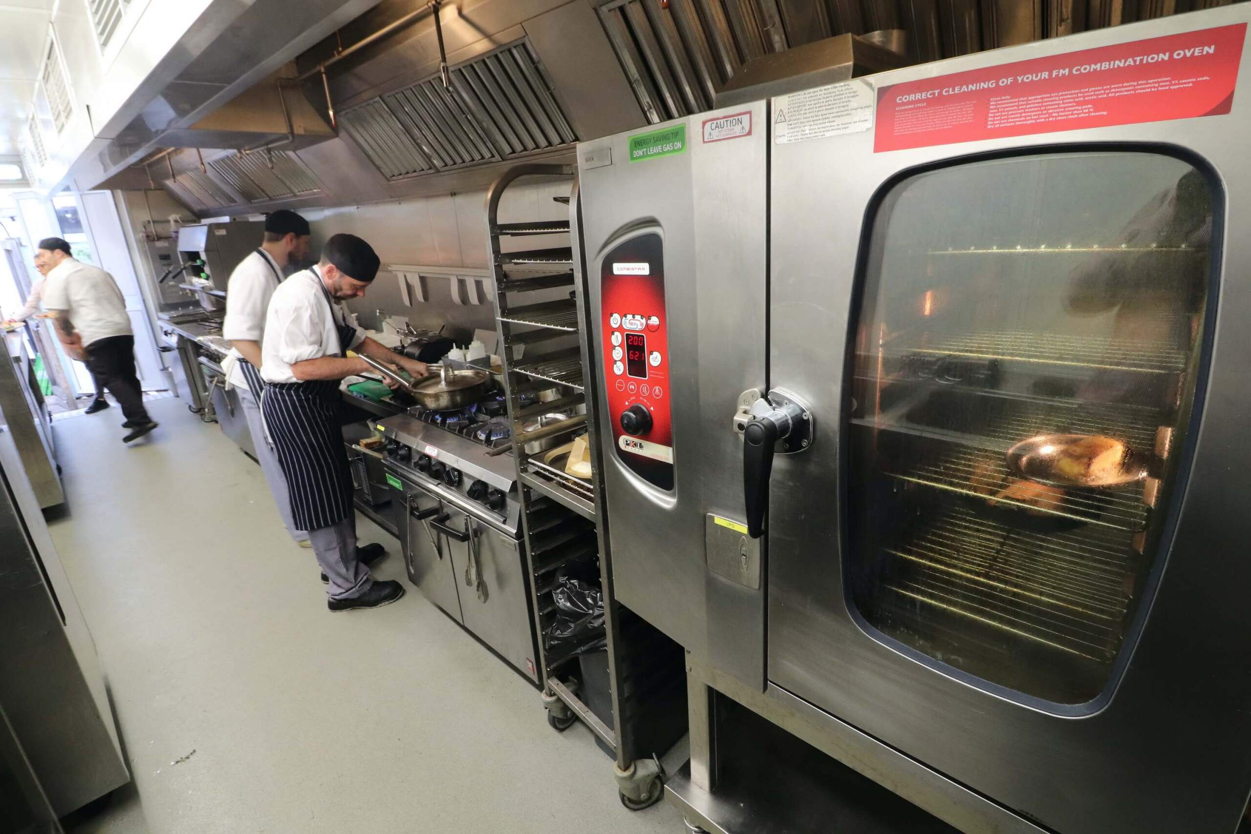 Temporary-Kitchen-at-The-Kings-Arms-1-scaled