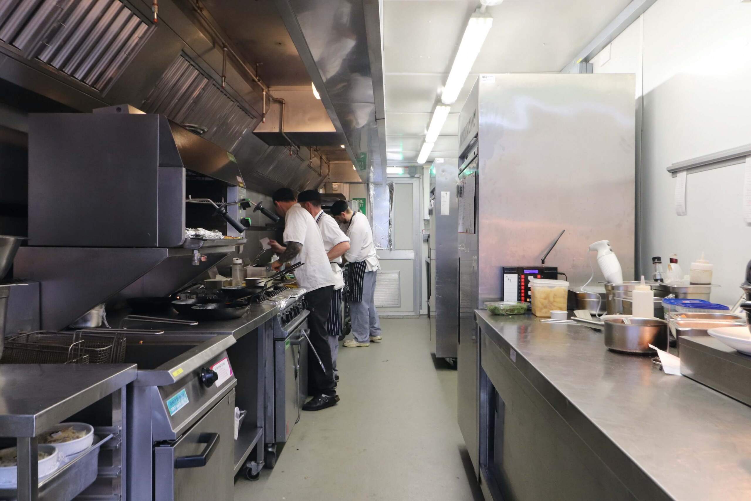 Temporary-Kitchen-at-The-Kings-Arms-3-scaled