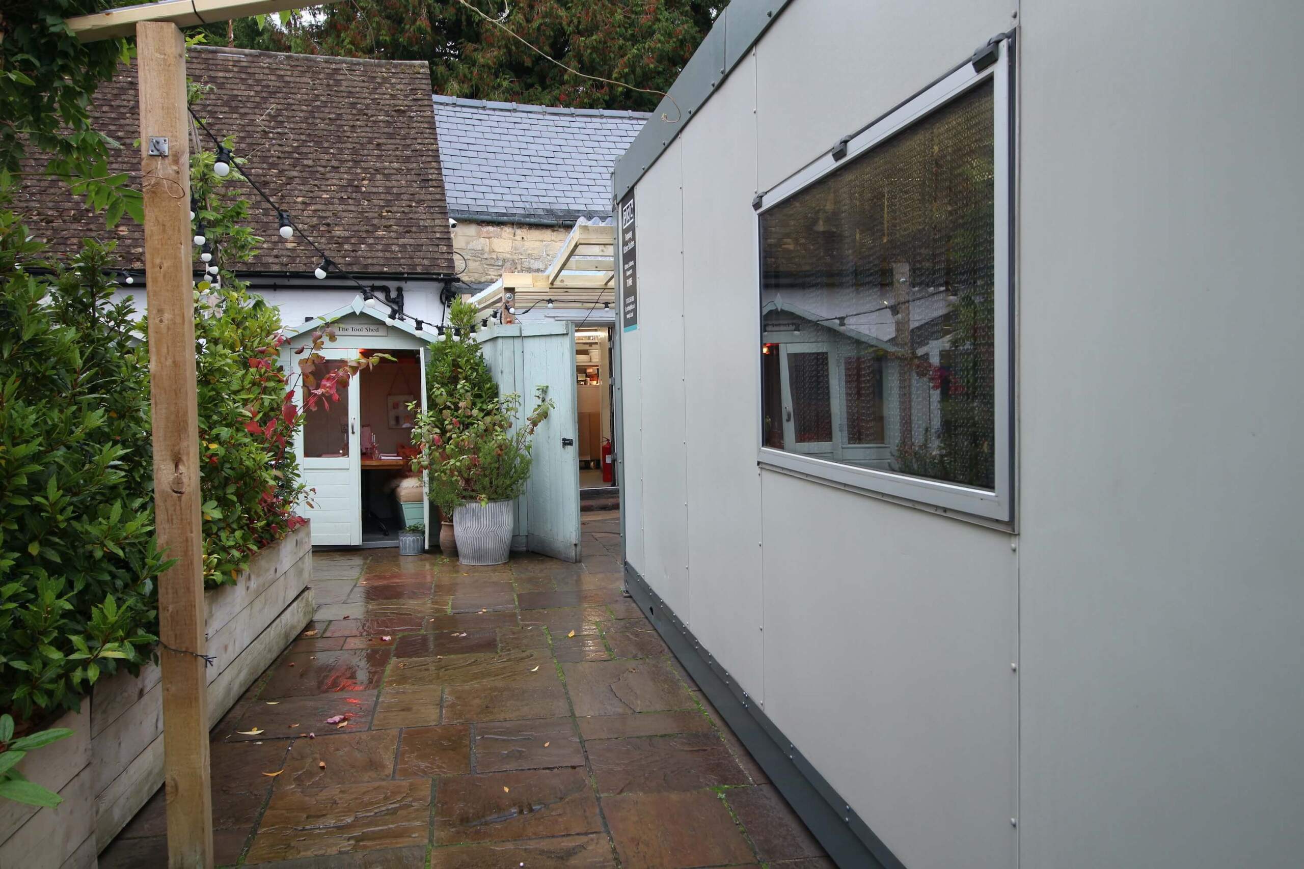 Temporary-Kitchen-at-The-Kings-Arms-5-scaled