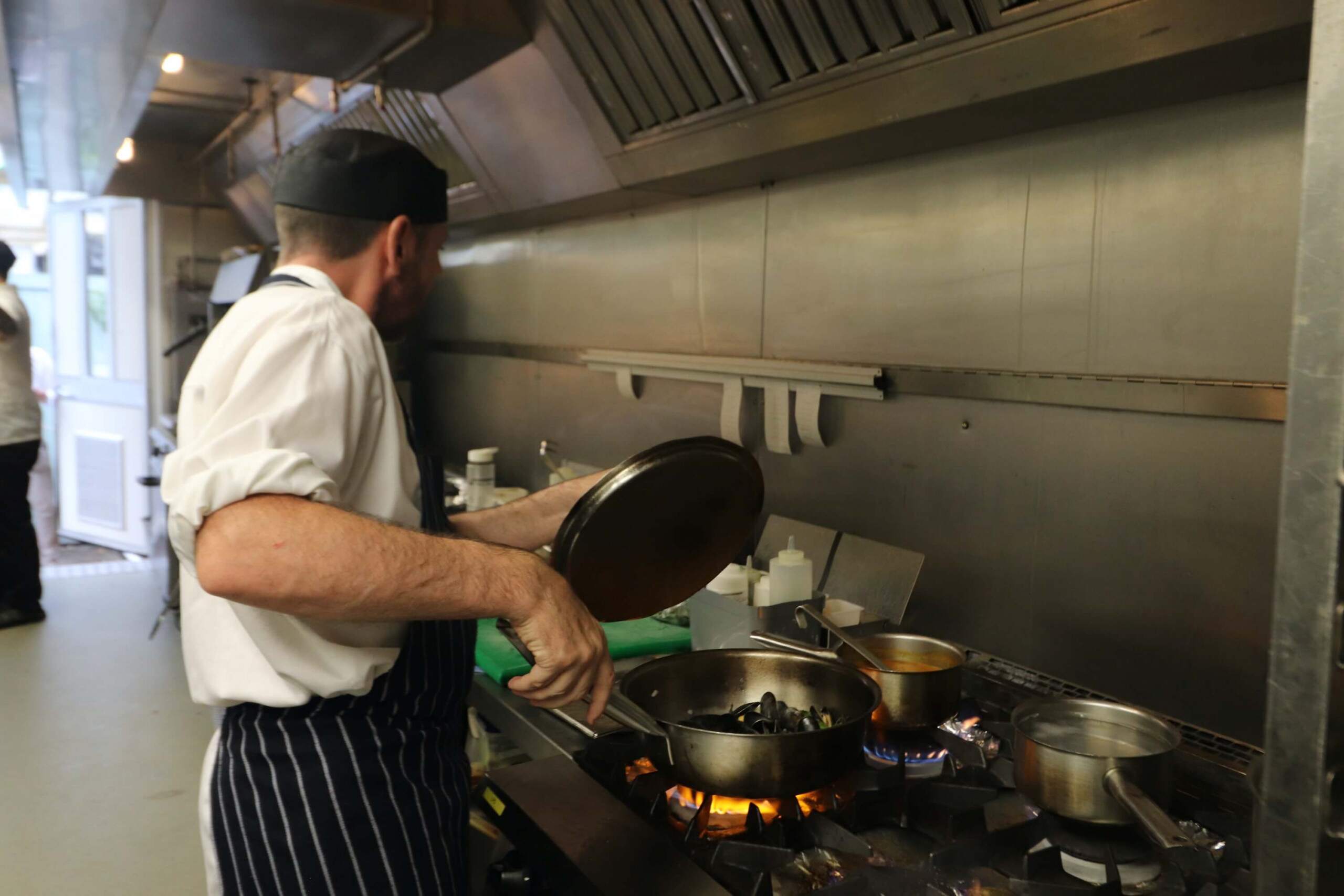 Temporary-Kitchen-at-The-Kings-Arms-7-scaled